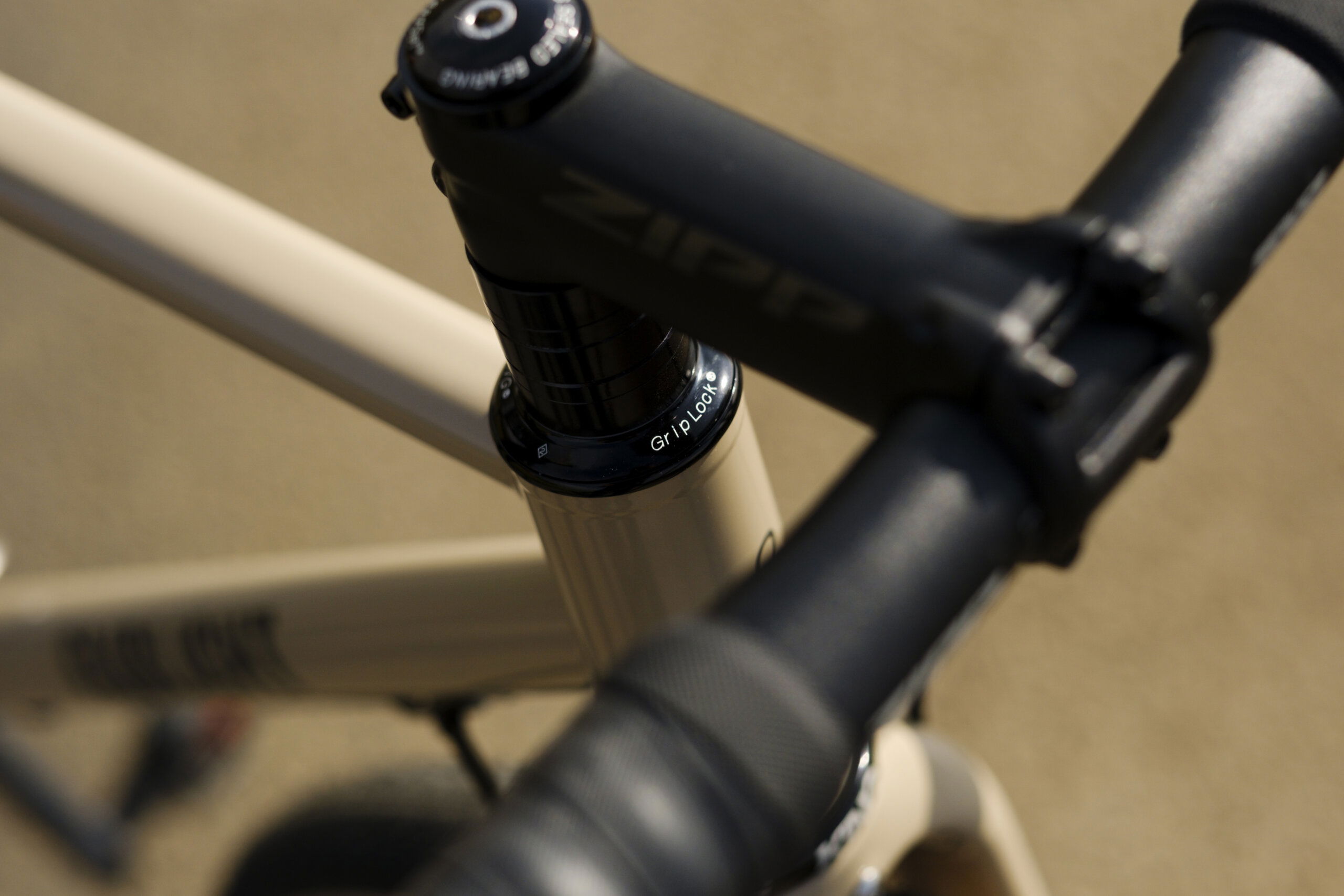 Secan 2.5 54R Desert