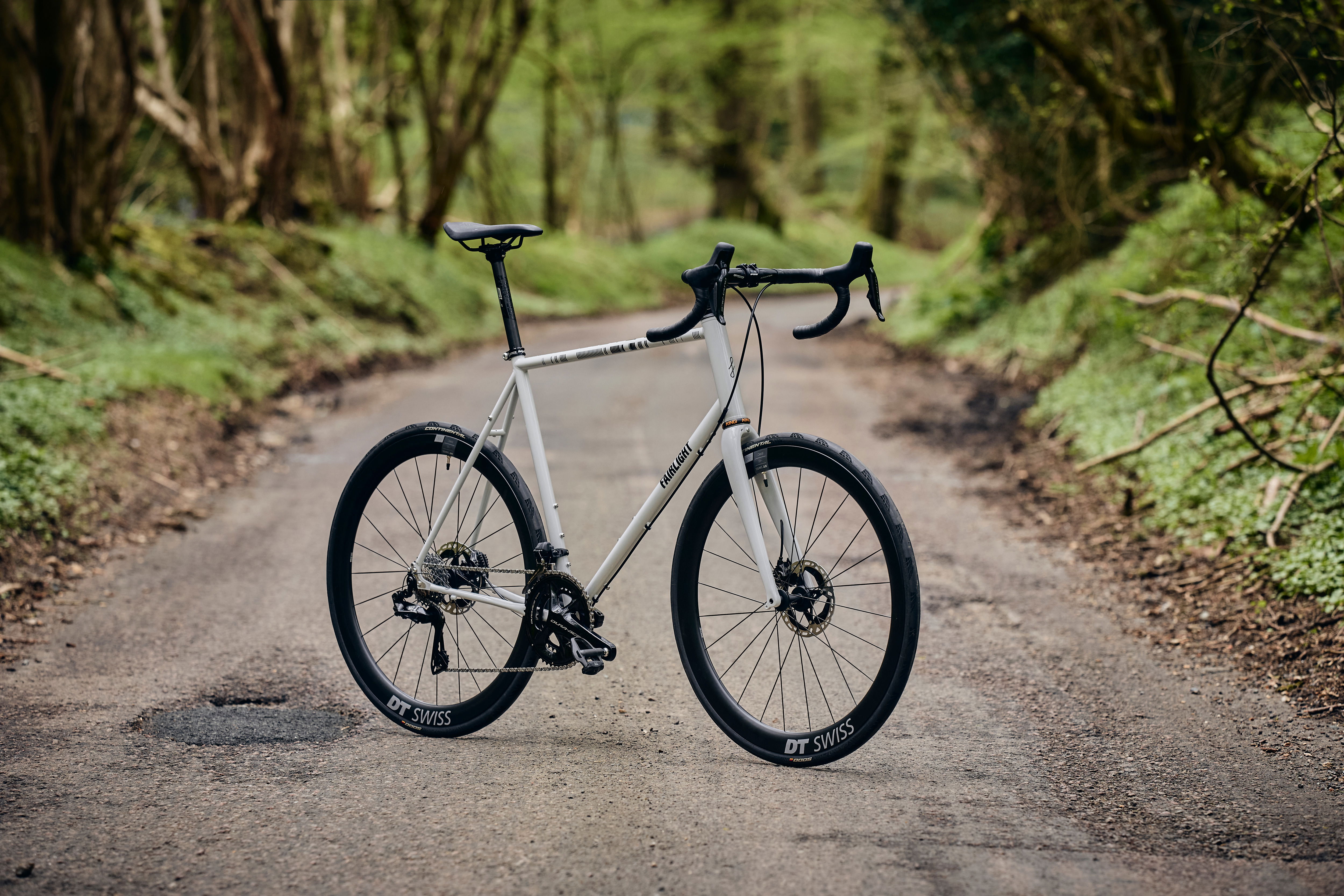 Strael 3.0 61T Monochrome - Fairlight Cycles