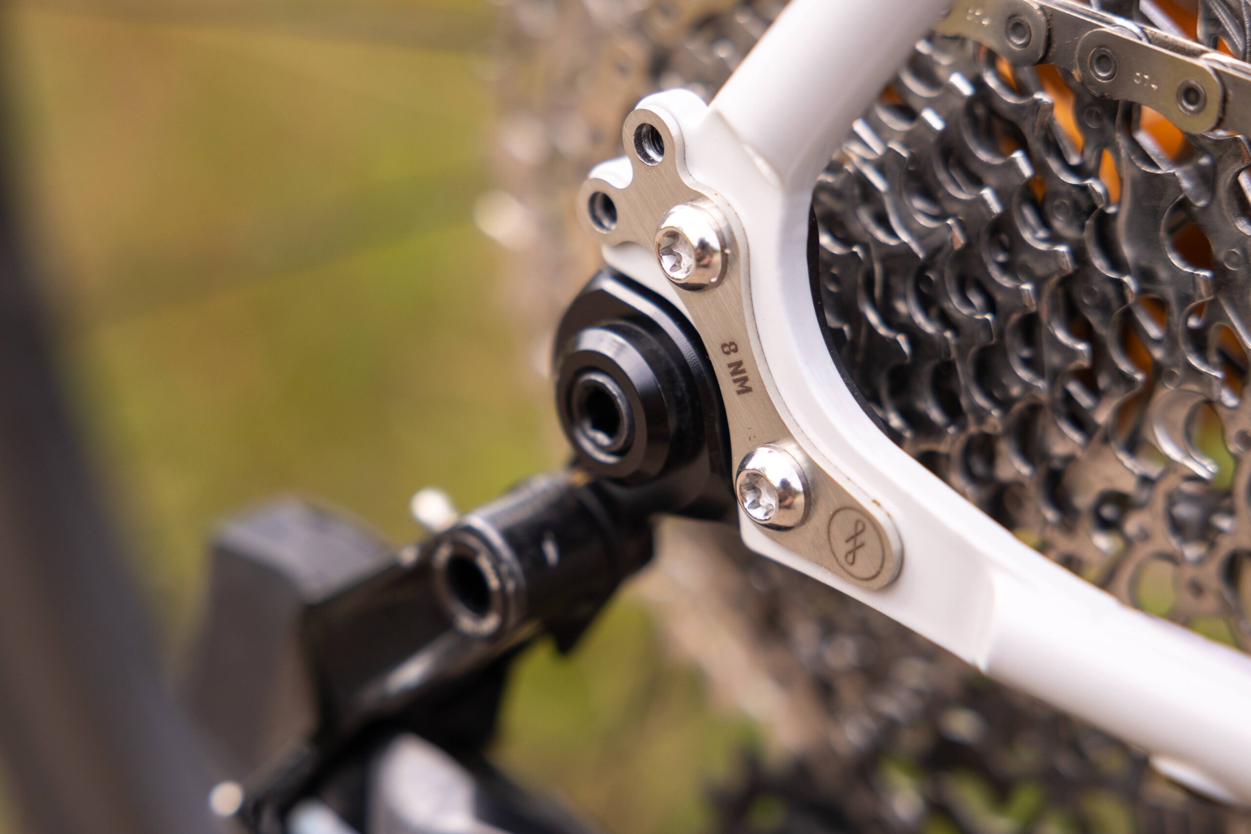 Secan 2.5 54R Monochrome