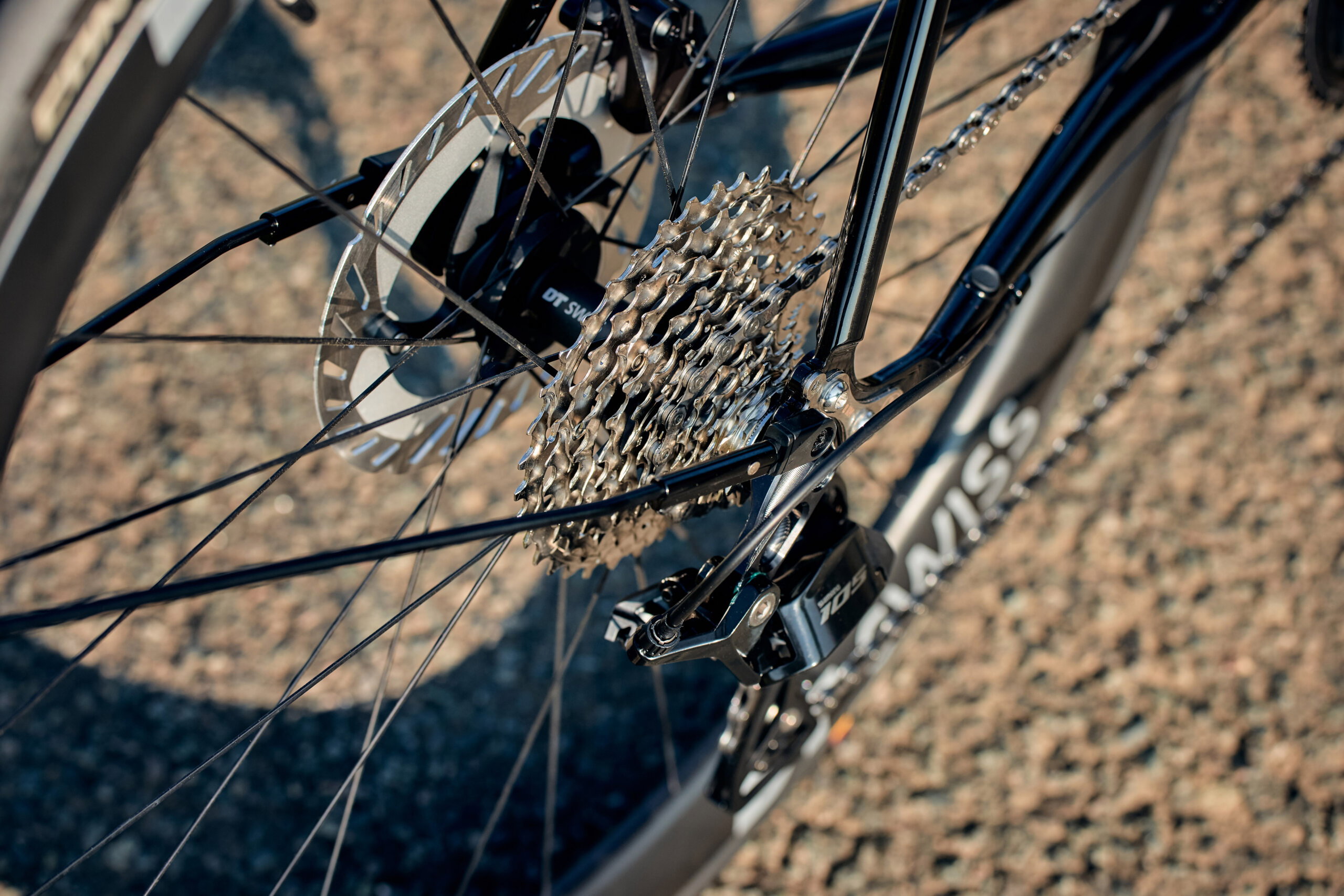 Strael 3.0 56R Black