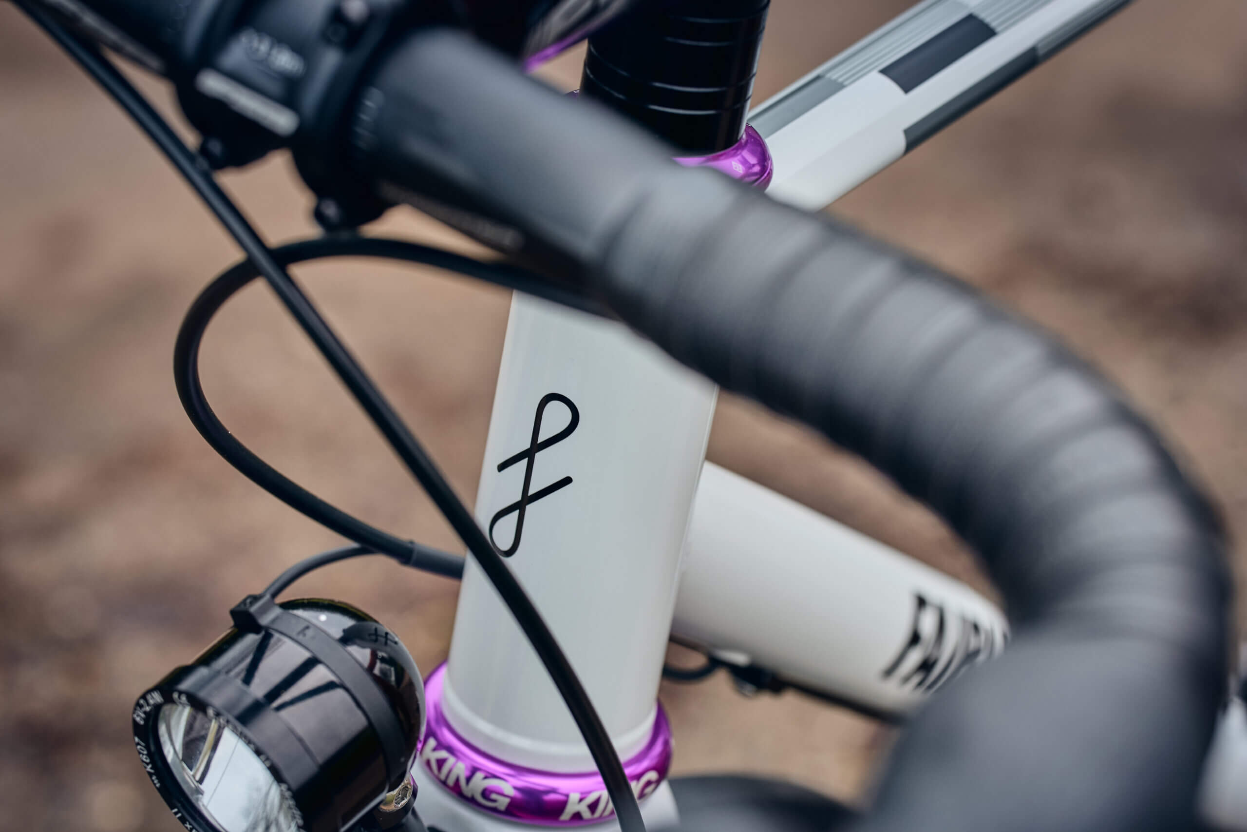 Strael 4.0 56R Monochrome Strael