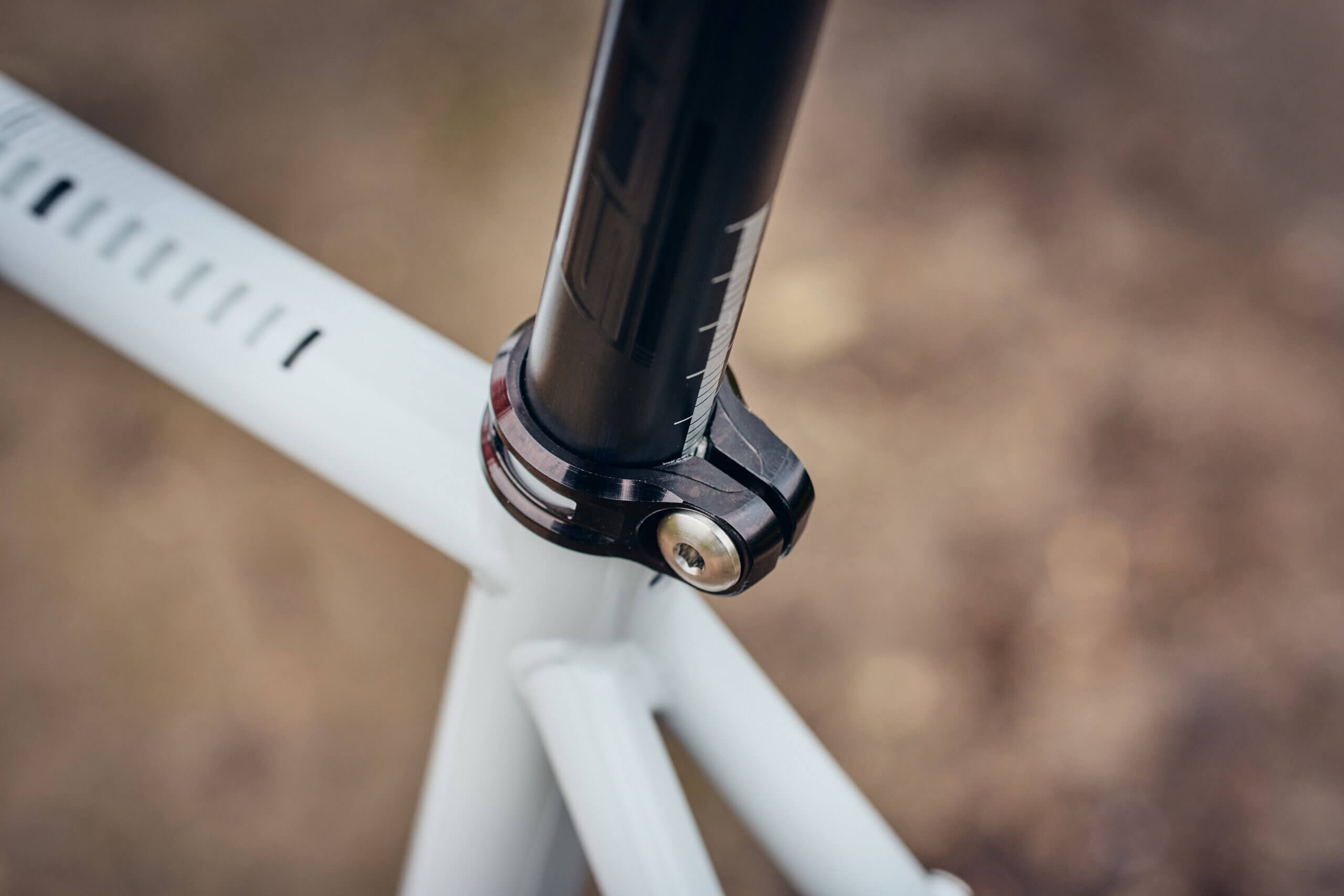 Strael 4.0 56R Monochrome Strael