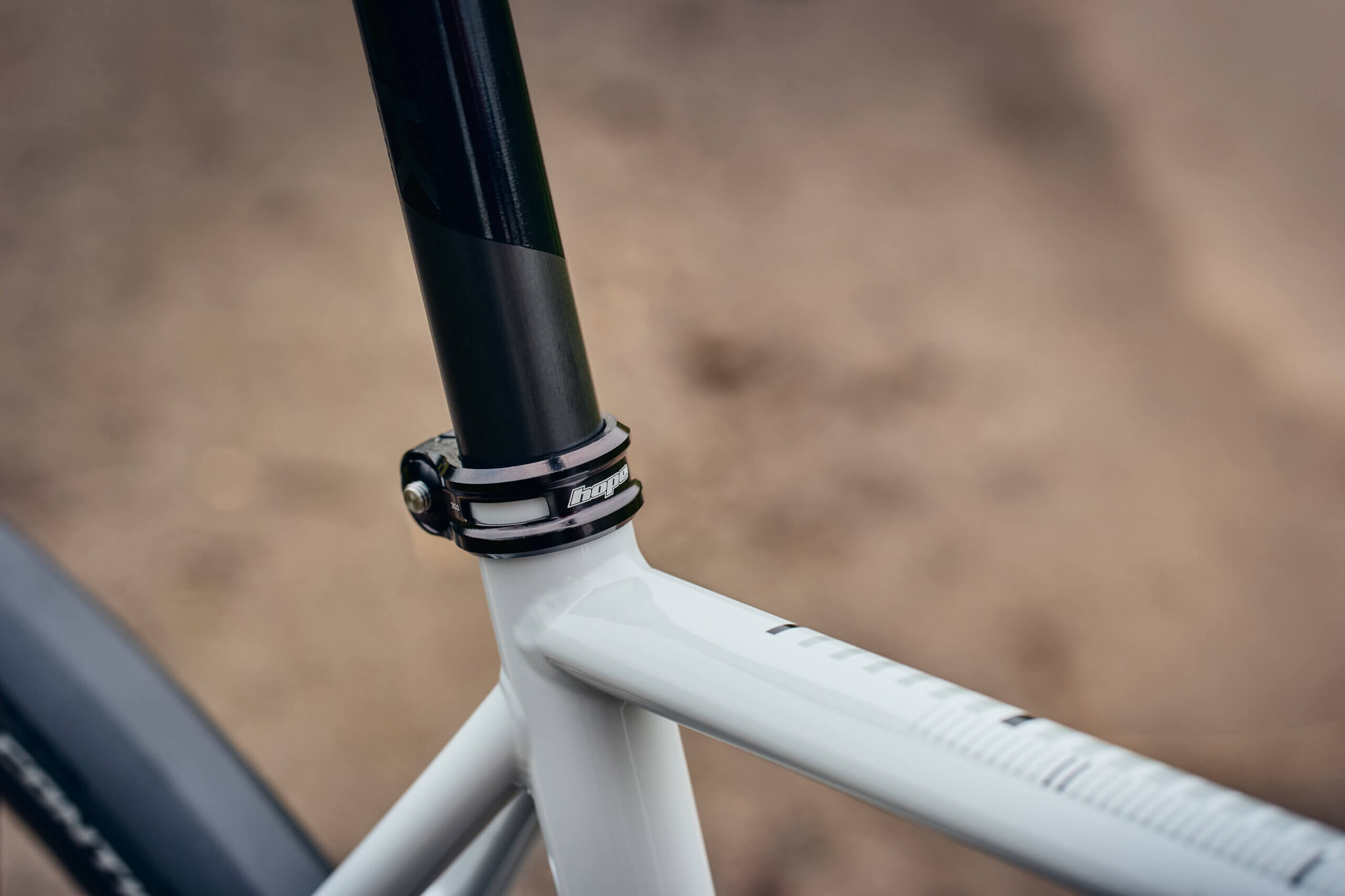 Strael 4.0 56R Monochrome Strael